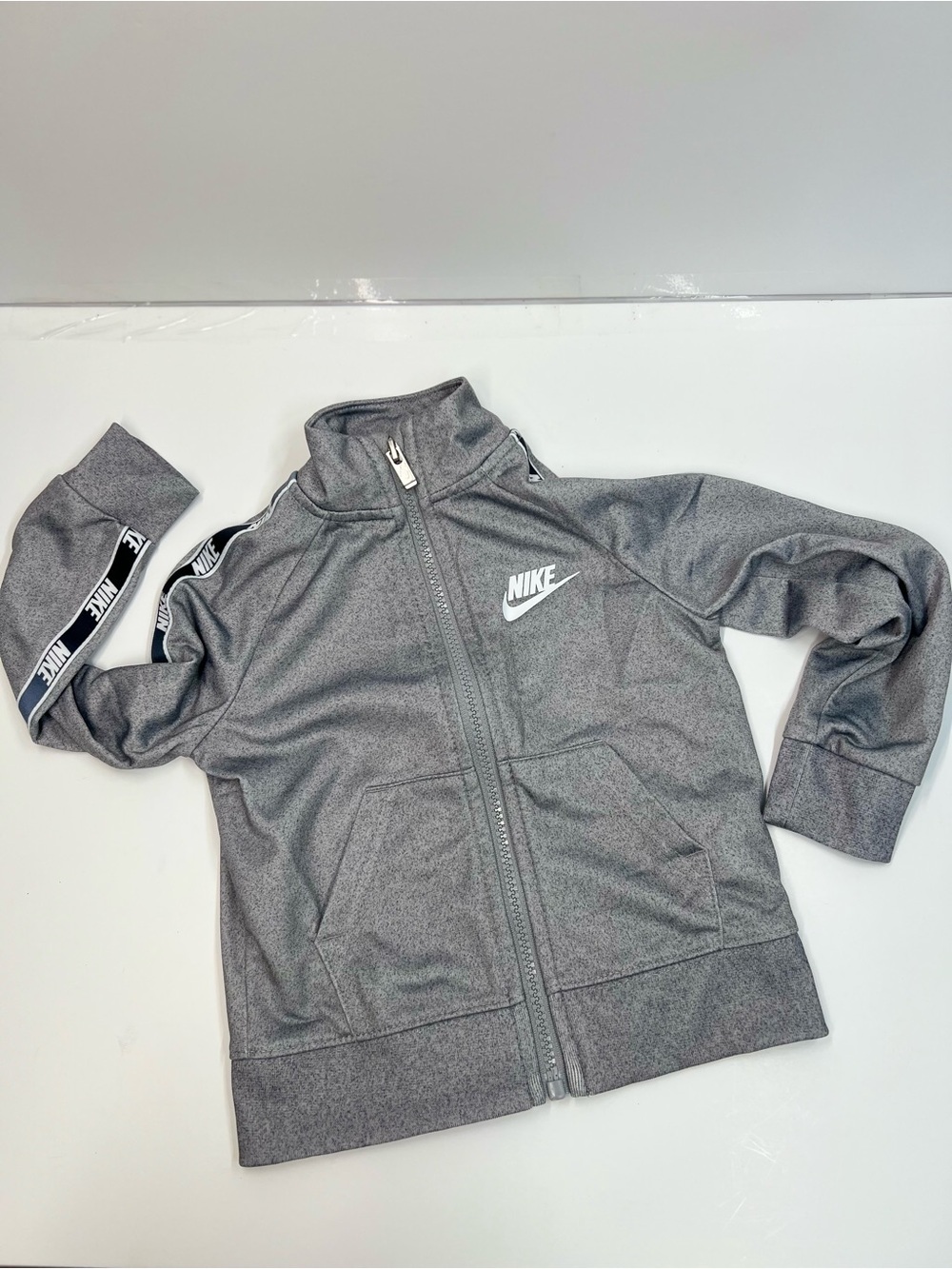 Nike kids size 2T Gray Zip Up Lightweight Jacket